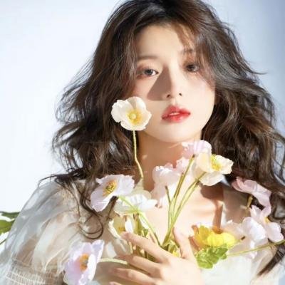 傲娇恶役大小姐莉泽洛特与实况转播远藤君和解说员小林